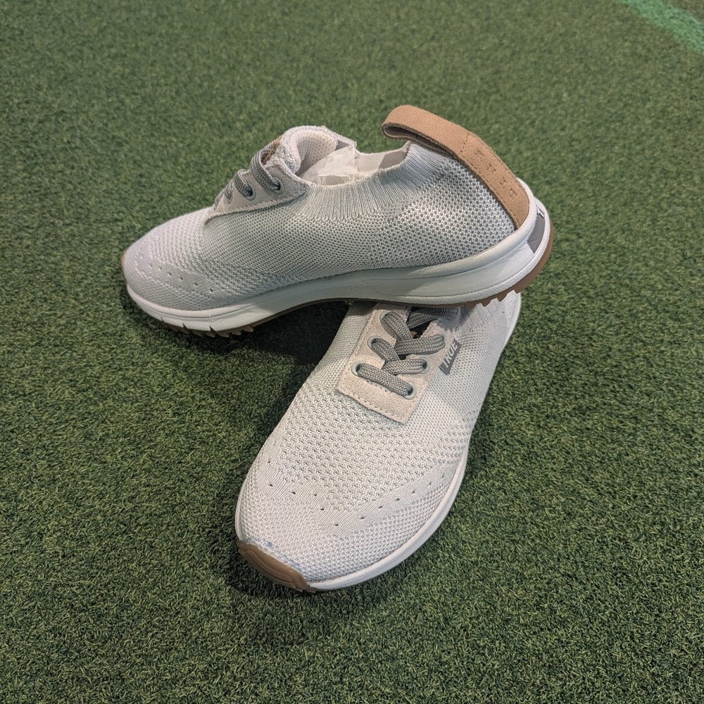 True Linkswear Knit Unisex Golf Sneaker new